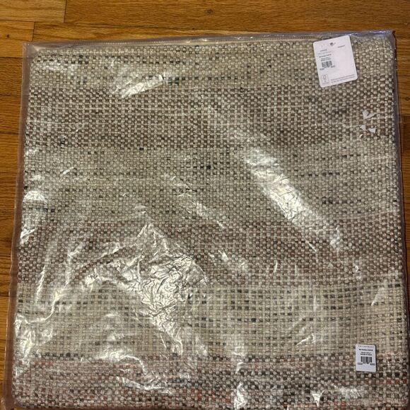 Pottery Barn Barn Reeve weaved this pillow cover 20” sq multi beige weave/
Linen - Picture 12 of 13